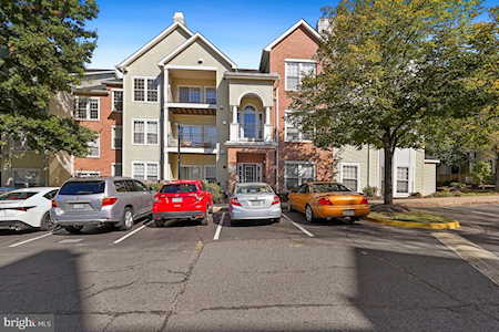 4140 Fountainside Ln #D301 Fairfax, VA 22030