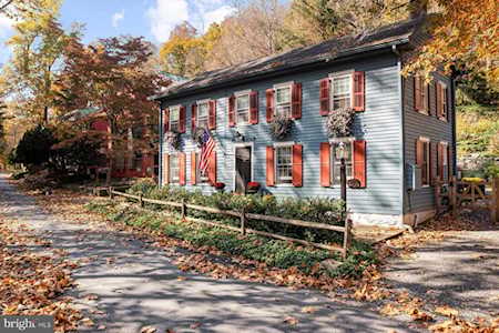 6629 Fleecydale Rd Carversville, PA 18913