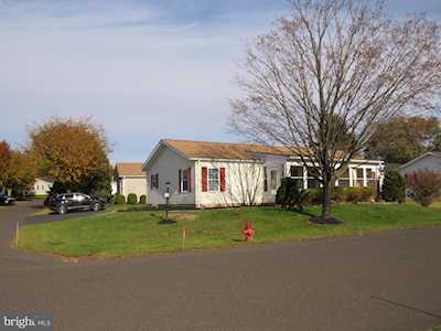100 Acorn Ct E New Hope, PA 18938