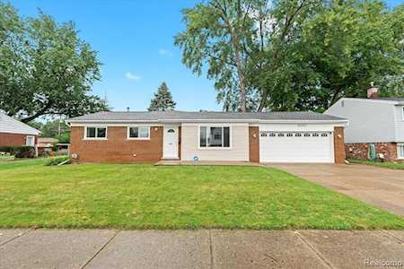 14333 Harrison St Livonia, MI 48154