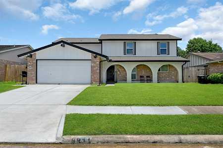 9911 Richtown Ln Sugar Land, TX 77498