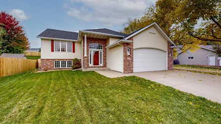 2502 Boulder Ridge Drive NW Rochester, MN 55901