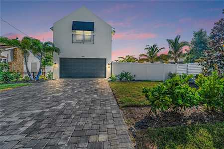 1886 Bahia Vista St Sarasota, FL 34239