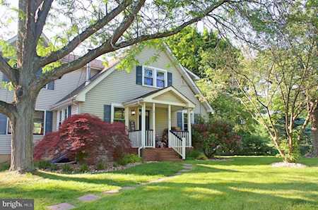 74 Woods Rd Hightstown, NJ 08520