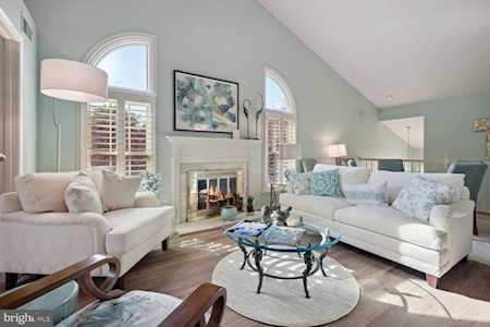 10803 Luxberry Dr North Bethesda, MD 20852