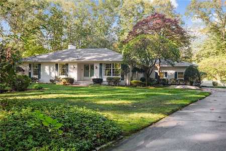 161 Gilbert Stuart Dr Warwick, RI 02818