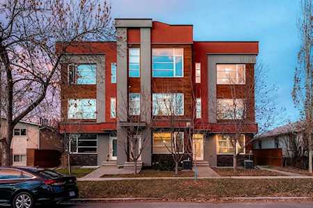 308 11 Ave NE #4 Calgary, AB T2E 0Z1