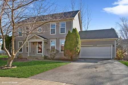 1660 Blackwell Ln Aurora, IL 60504