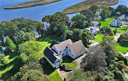 586 Bridgeview Place Stratford, CT 06615