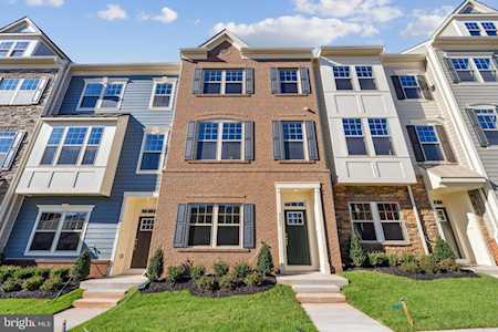 9357 Barnes Loop Manassas, VA 20110