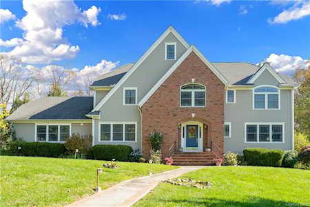 94 Kent Dr Cortlandt Manor, NY 10567