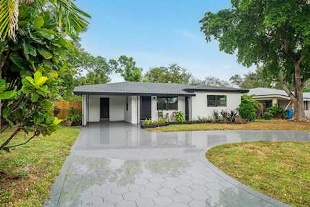 601 NE 49th Street Oakland Park, FL 33334
