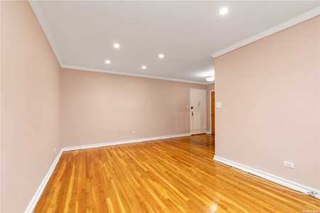 141-05 Pershing Crescent #218 Briarwood, NY 11435