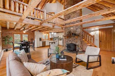 4 Field of Dreams Rd Coventry, RI 02827