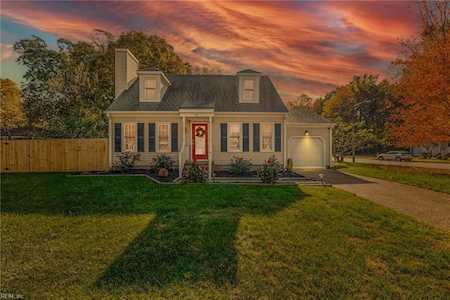 48 Crestwood Dr Newport News, VA 23601