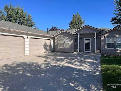 492 E. Addeson St. Meridian, ID 83646