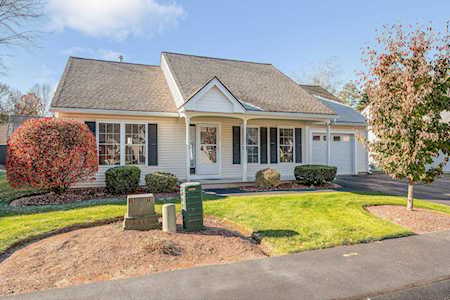 10 Lexington Ct Hudson, NH 03051