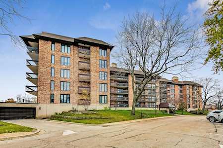 3851 Mission Hills Rd #W303 Northbrook, IL 60062
