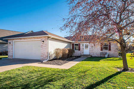 5902 W Charleston Ct Peoria, IL 61607