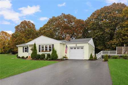 32 Lawnwood Rd North Kingstown, RI 02852
