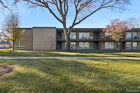 15055 Hubbard St #35 Livonia, MI 48154