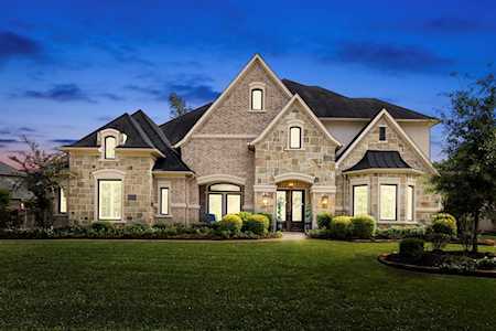 42 Pondera Point Dr Tomball, TX 77375