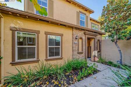 3307 Vittoria Loop Dublin, CA 94568