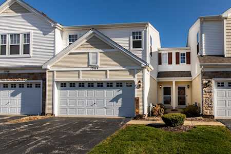 1564 Glacier Trl Carpentersville, IL 60110