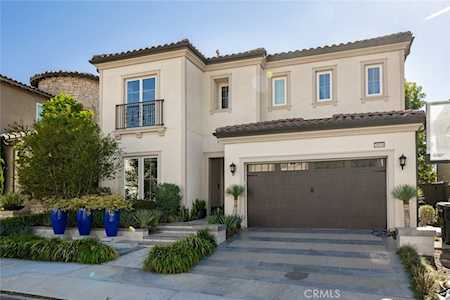 20636 W Bluebird Ct Porter Ranch, CA 91326