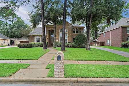 16215 Lakewood Grove Dr Tomball, TX 77377