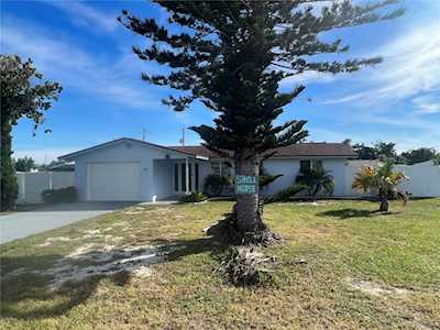 861 E 3rd St Englewood, FL 34223