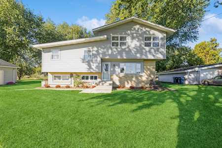 2811 Lake Dr Holiday Hills, IL 60051