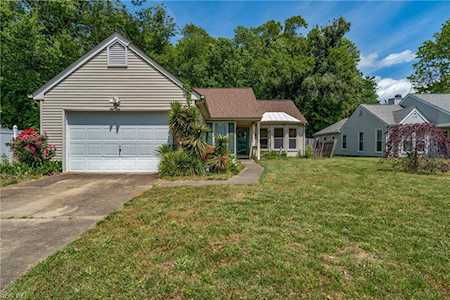 103 E Bristol Ln Yorktown, VA 23693