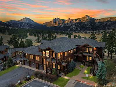 221 Twin Owls Ln Estes Park, CO 80517