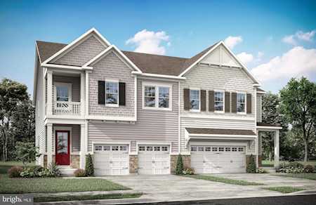 18330 Moss Garden Rd Dumfries, VA 22026