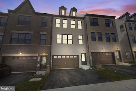 3543 Stella Blue Dr Hyattsville, MD 20782