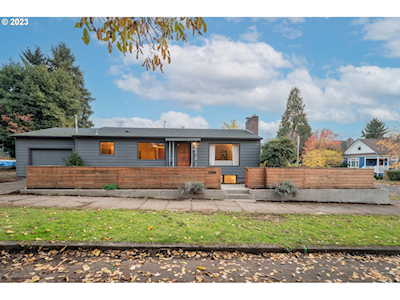 2206 SE Taggart ST Portland, OR 97202