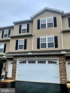 822 Spring Rock Ct Mechanicsburg, PA 17055