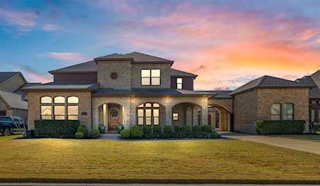 2702 Zinfandel Lane Arlington, TX 76001