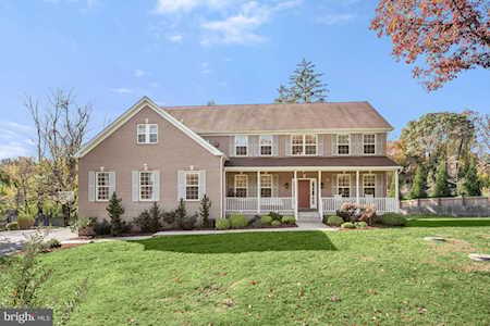 8 Springbriar Ln Pikesville, MD 21208