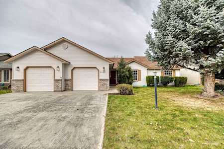 2122 E Meadow Wood Dr Meridian, ID 83646
