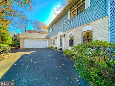 757 Bridgeview Rd Langhorne, PA 19053
