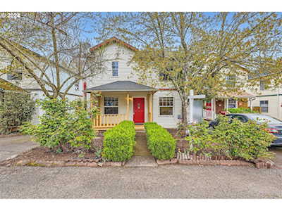 1327 NE Bryant CT Portland, OR 97211