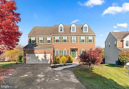 8054 High Castle Rd Ellicott City, MD 21043