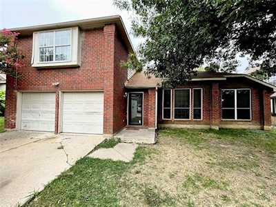 1011 Silver Spruce Drive Arlington, TX 76001