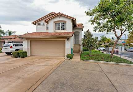 208 River Rock Ct Santee, CA 92071