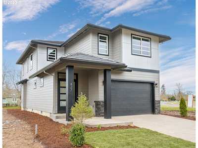 427 Sunday DR Creswell, OR 97426