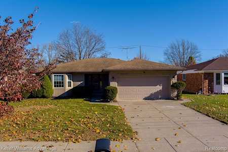 18644 Bainbridge Ave Livonia, MI 48152