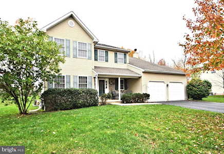 51 Greenwood Ave Collegeville, PA 19426