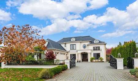 8680 Bairdmore Crescent Richmond, BC V7C 1M7